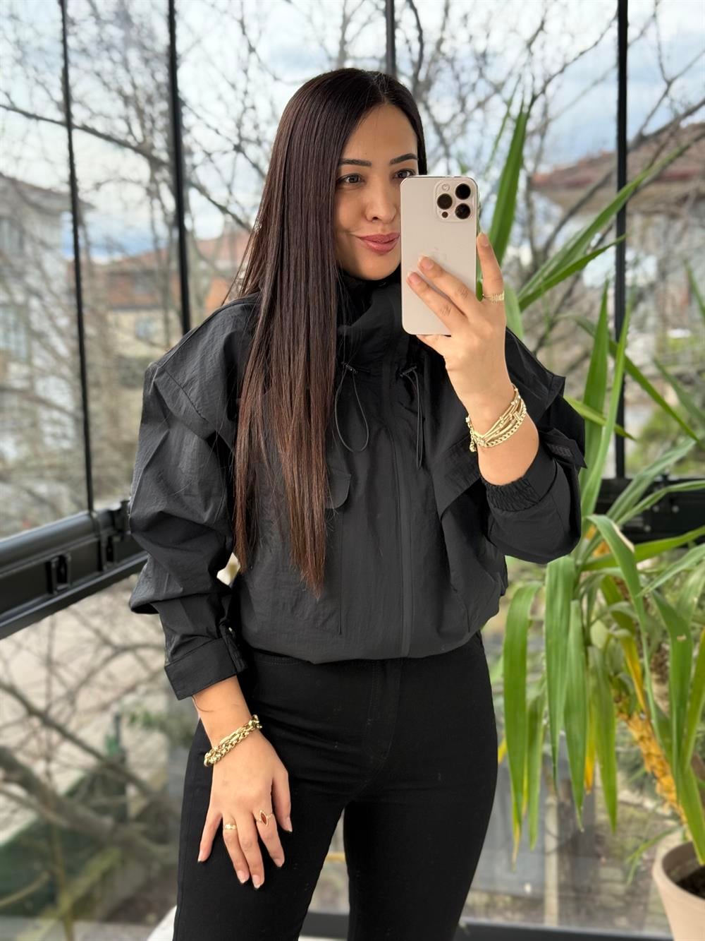 Yakası Büzgülü Yağmurluk Siyah