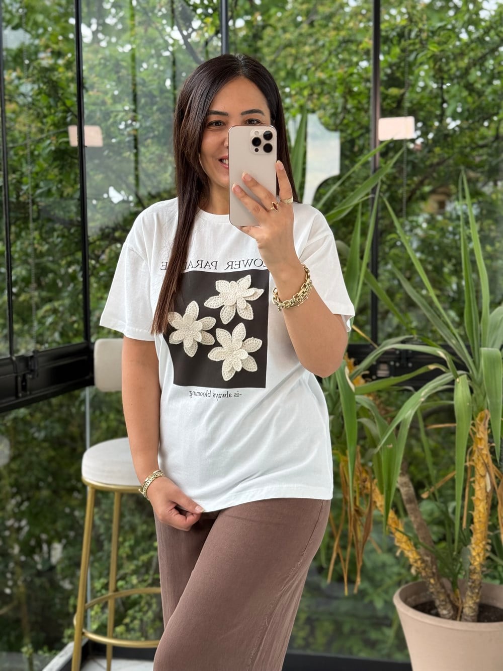 Motif Çiçek Detaylı Tişört Ekru