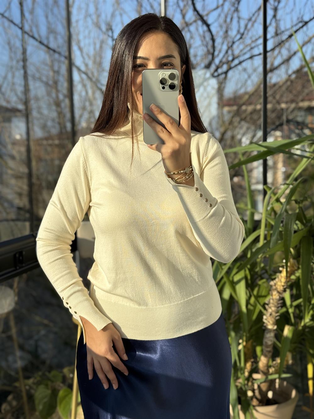 Balıkçı Yaka Manşetli Çıtçıtlı Kazak Krem