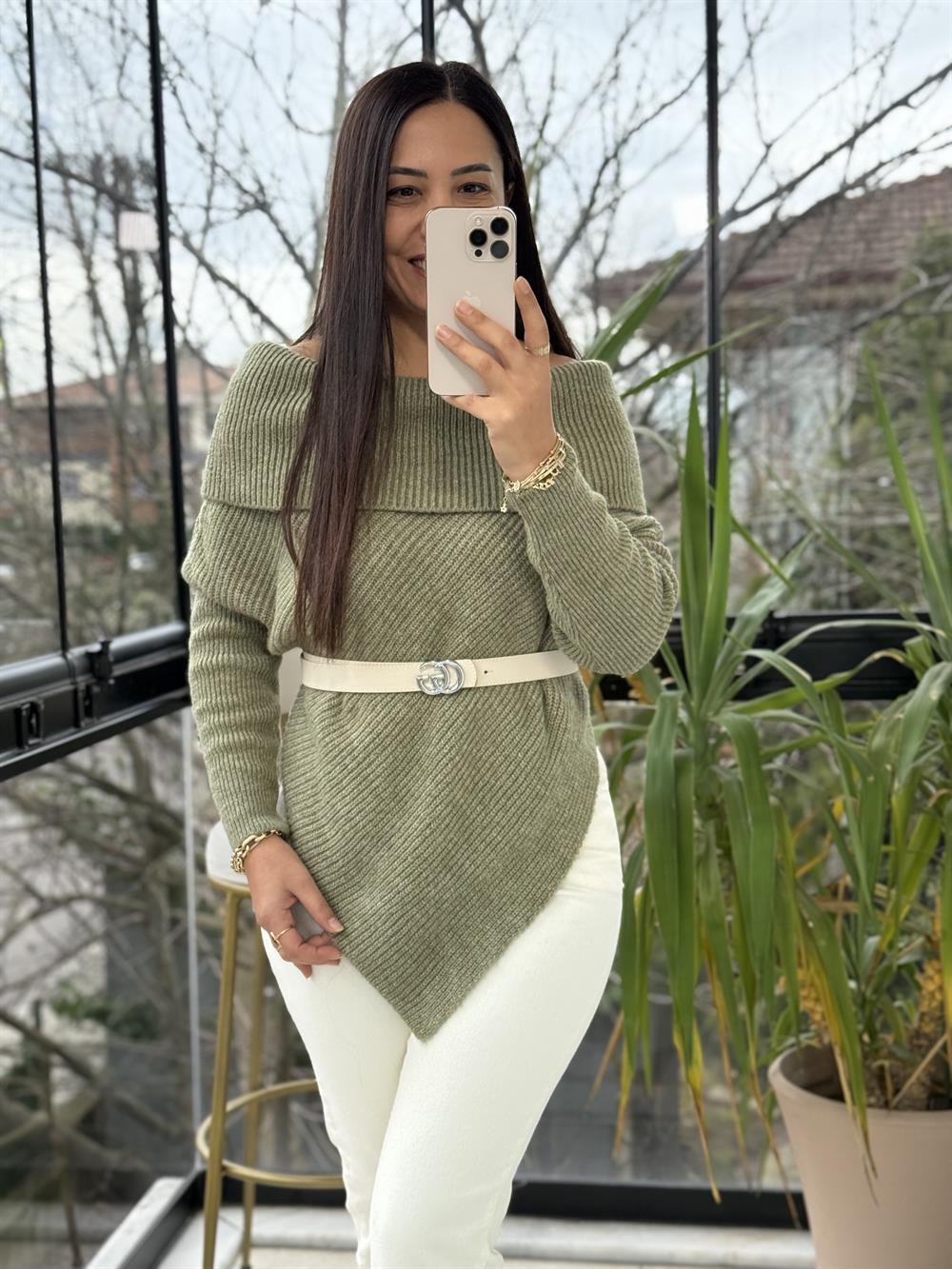 Madonna Yaka Asimetrik Kazak Açık Yeşil