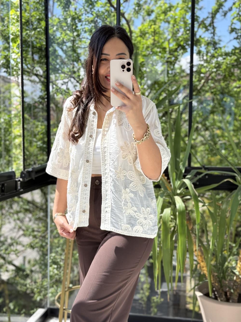 Boncuk İşlemeli Kısa Kol Naturel Gömlek Bej