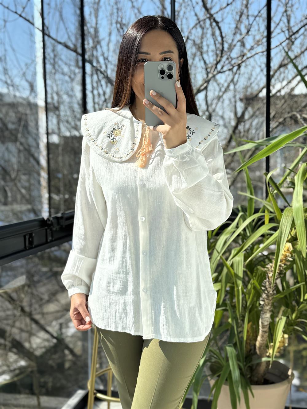 Bebe Yaka Nakışlı Gömlek Kırık Beyaz