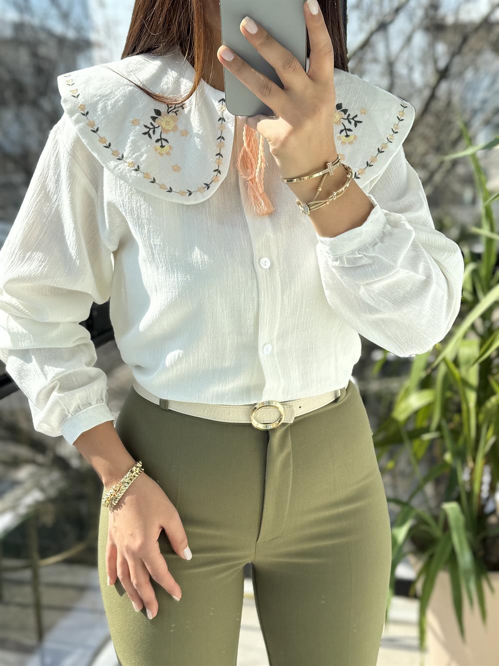 Bebe Yaka Nakışlı Gömlek Kırık Beyaz