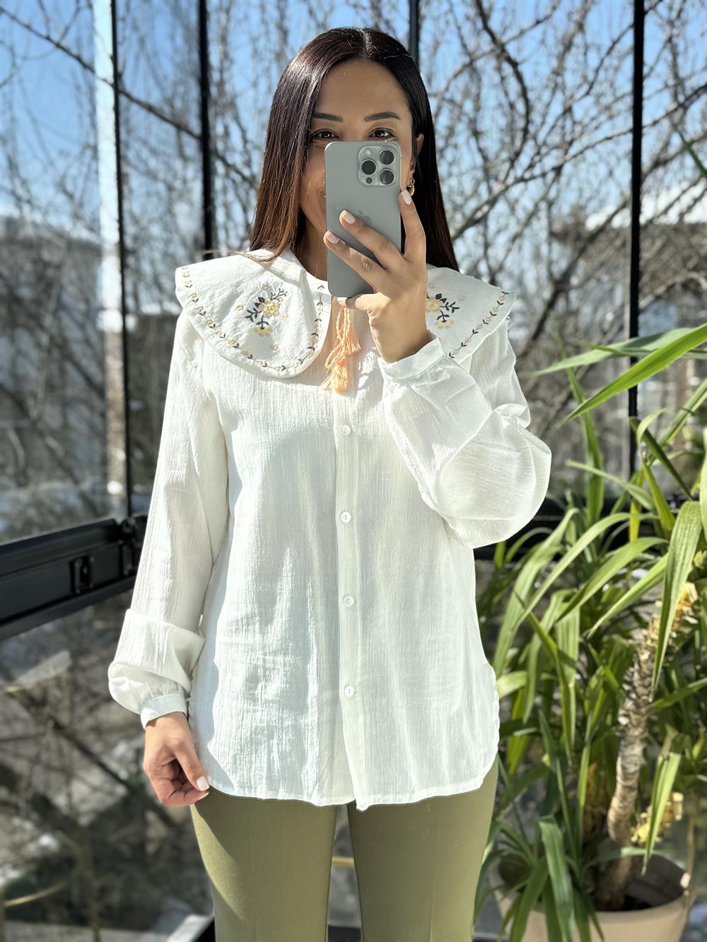 Bebe Yaka Nakışlı Gömlek Kırık Beyaz