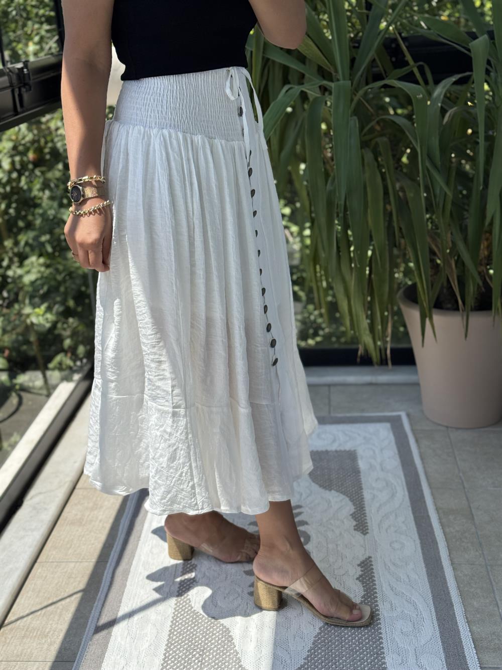 Bel Detaylı Düğmeli Etek Beyaz