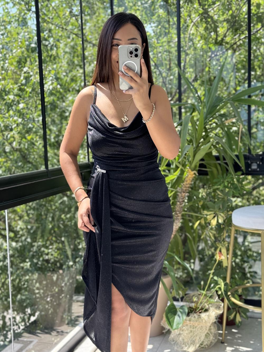 Beli Broşlu Kolsuz Araboy Abiye Siyah