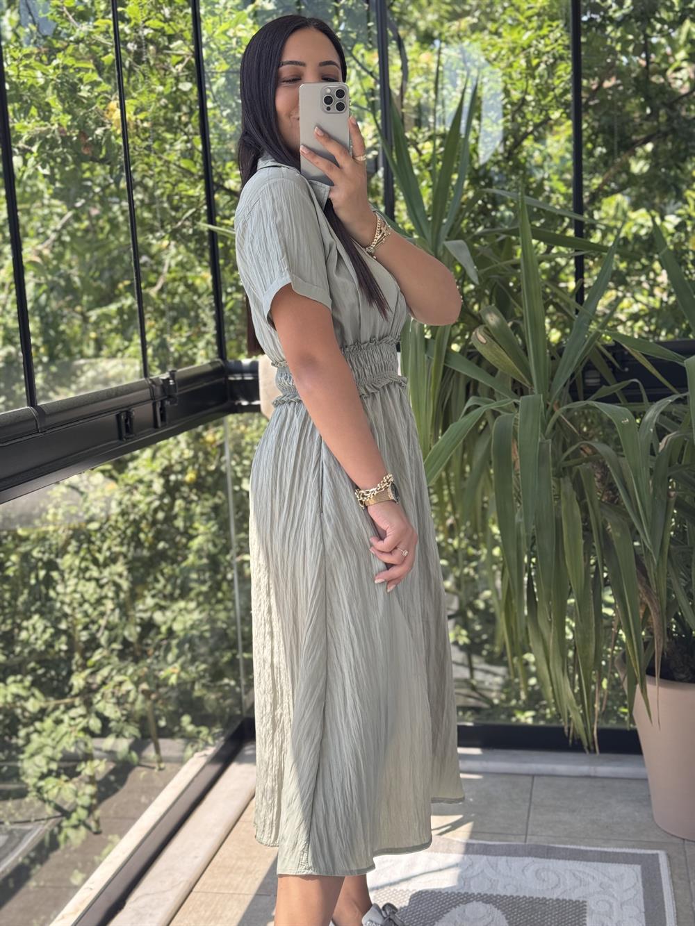 Beli Gipeli ve Fermuarlı İpeksi Elbise Çağla Yeşili