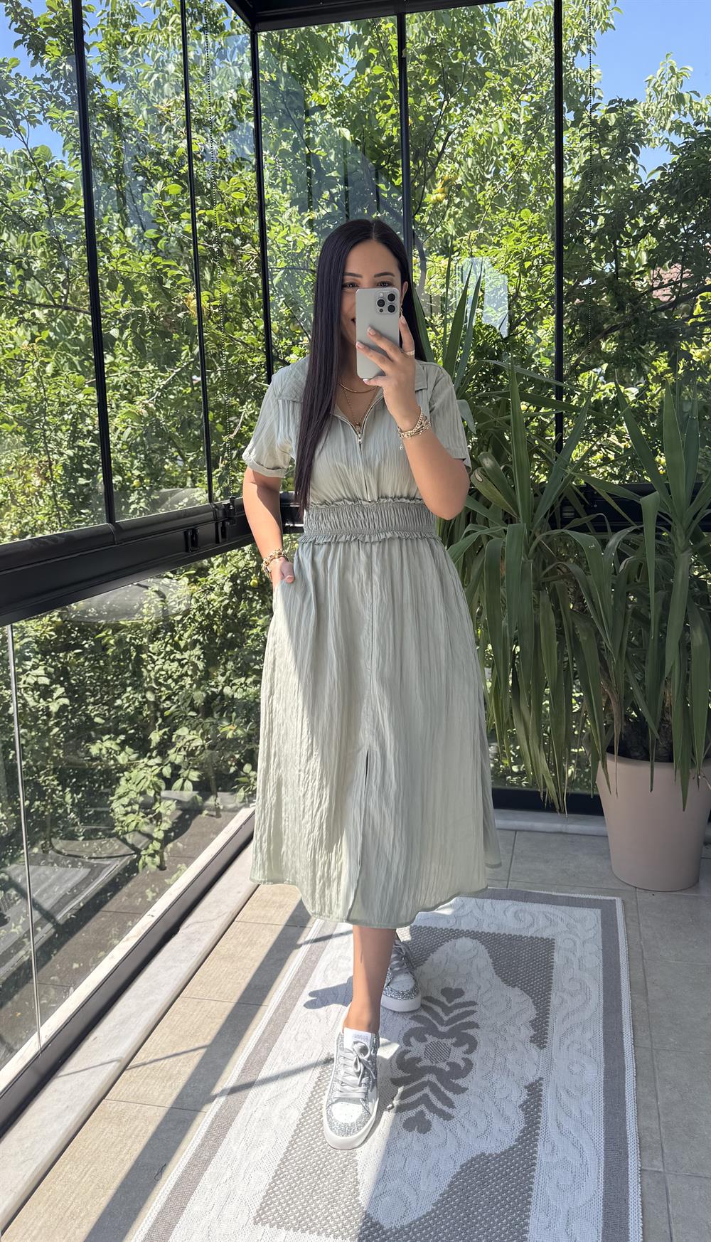 Beli Gipeli ve Fermuarlı İpeksi Elbise Çağla Yeşili