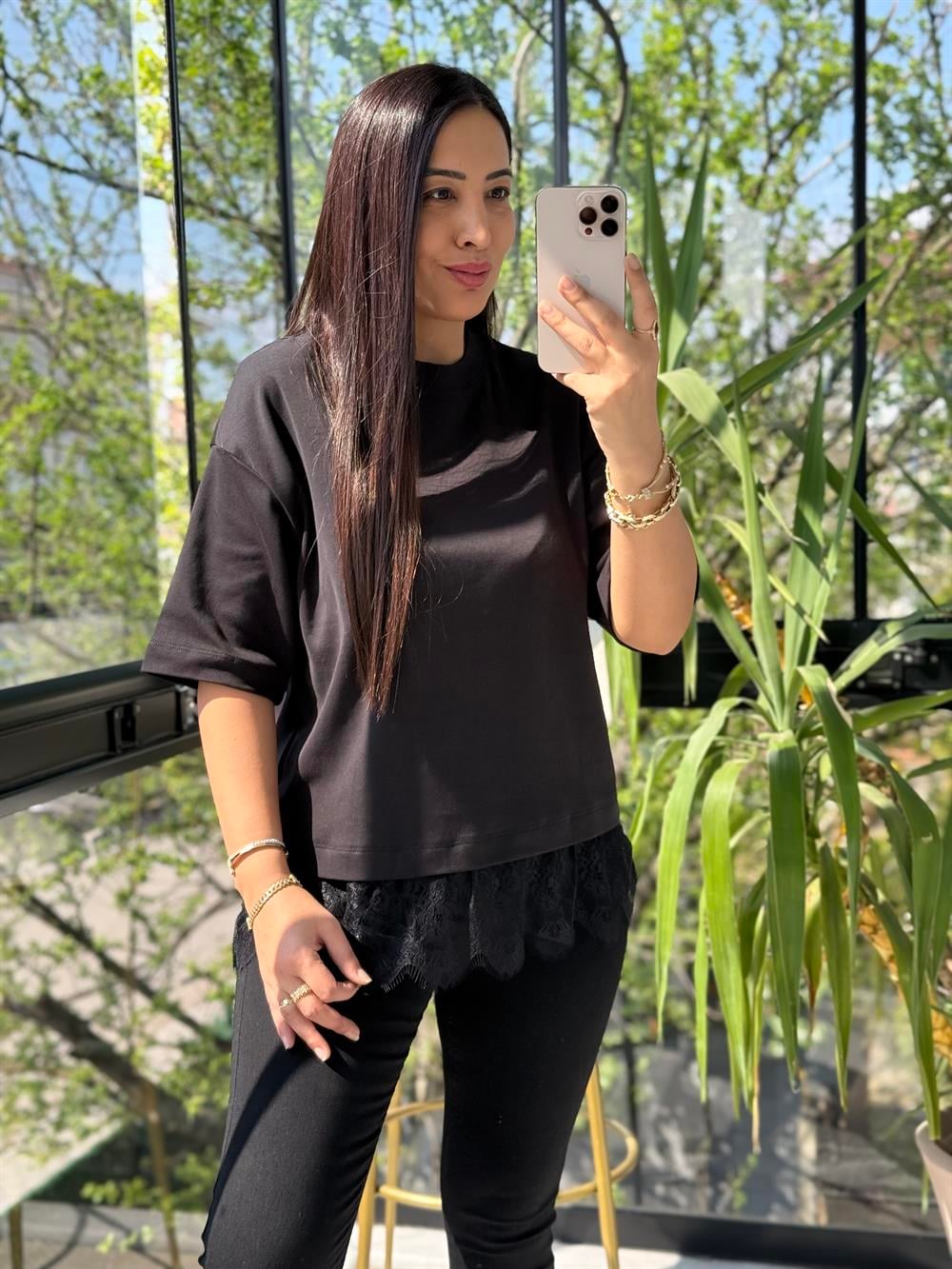 Altı Dantelli Pamuklu Tişört Siyah