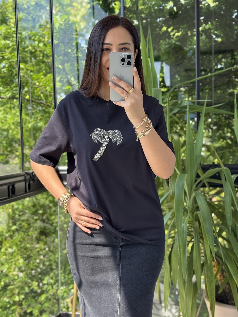 Bymn Palmiye Detaylı Taşlı Tişört Siyah