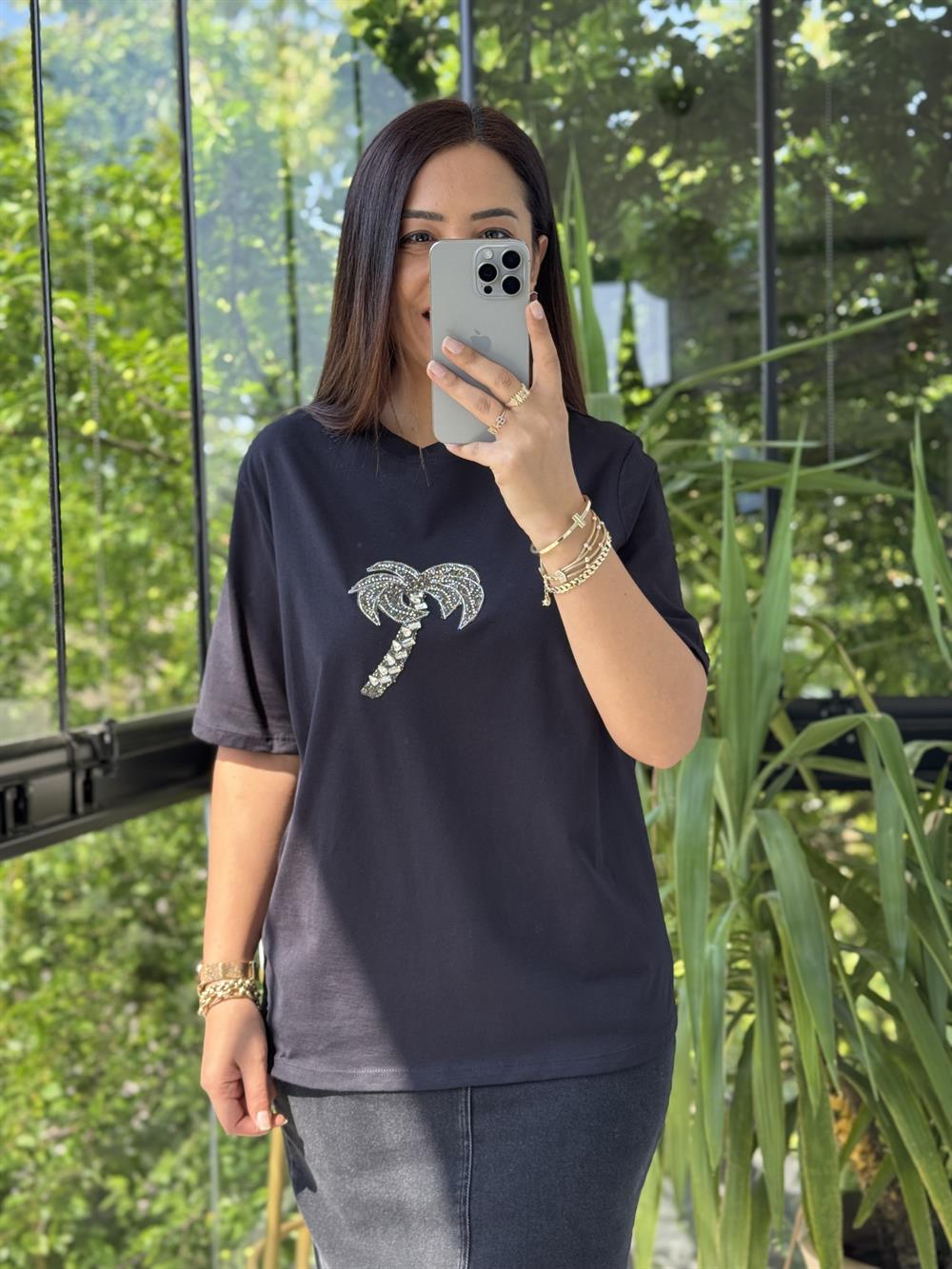 Bymn Palmiye Detaylı Taşlı Tişört Siyah