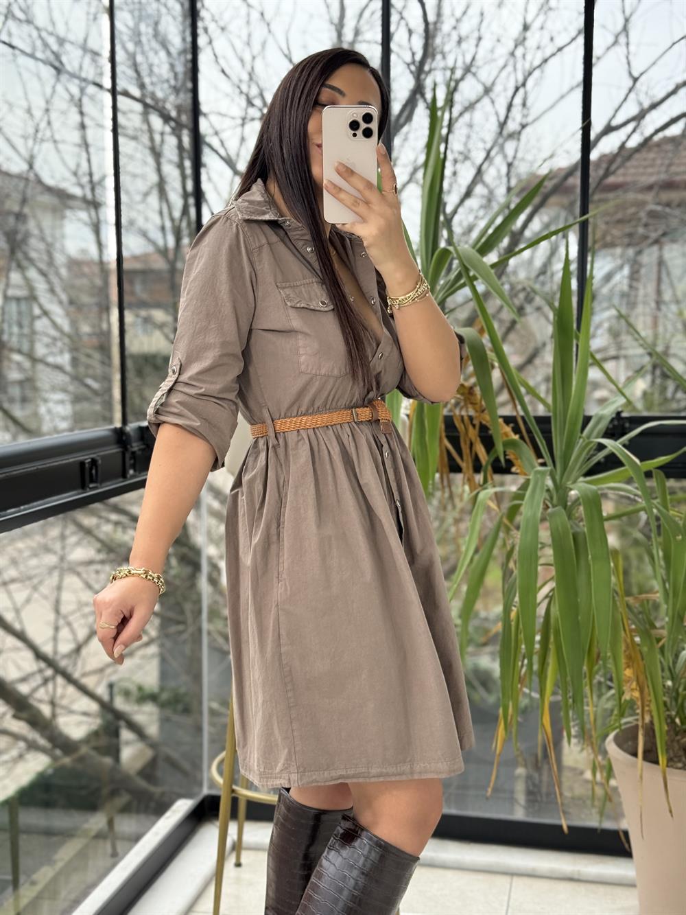 Büzgü Detaylı Kısa Kot Elbise Vizon