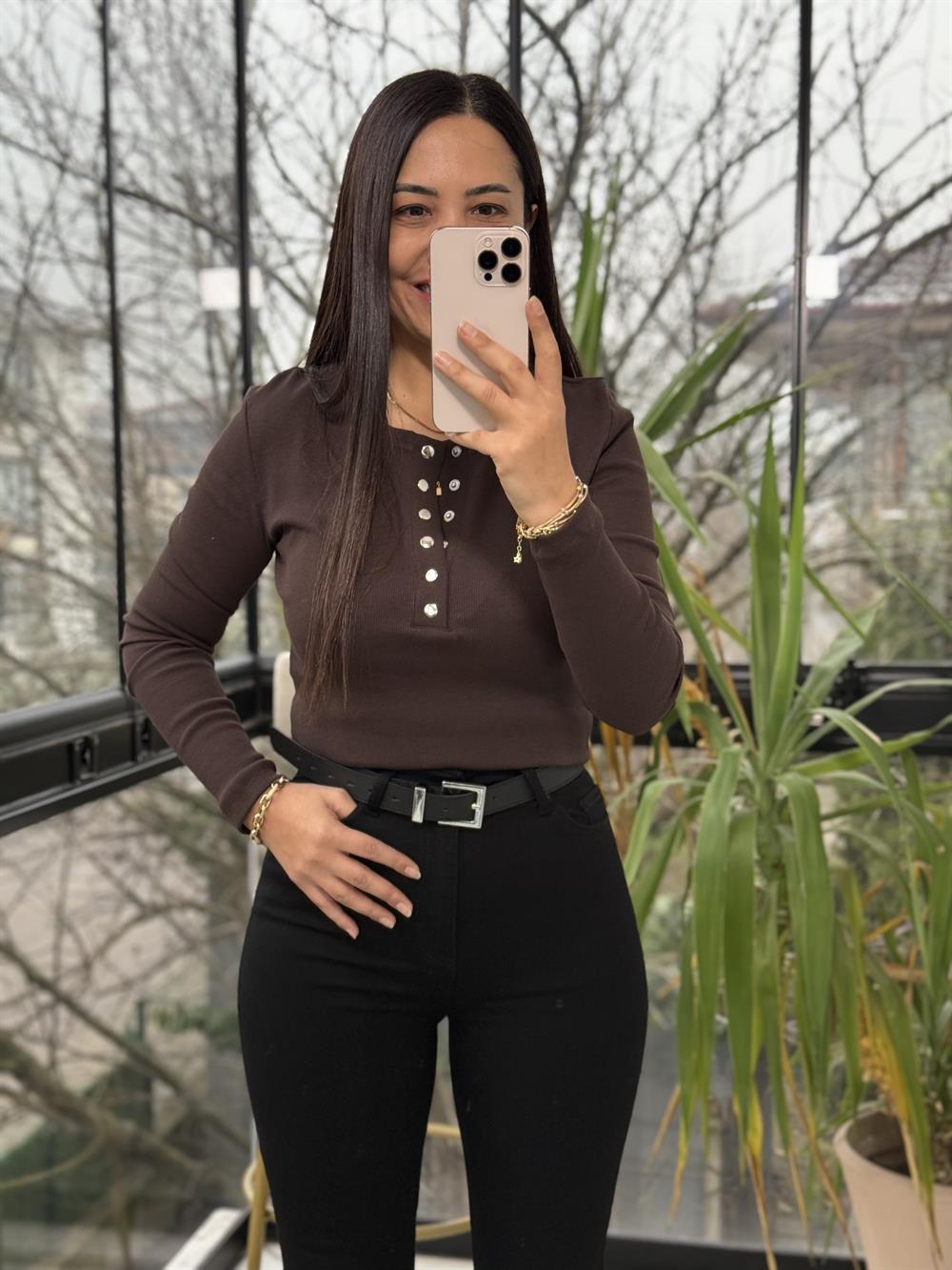 Yarım Çıtçıtlı Bluz Kahve