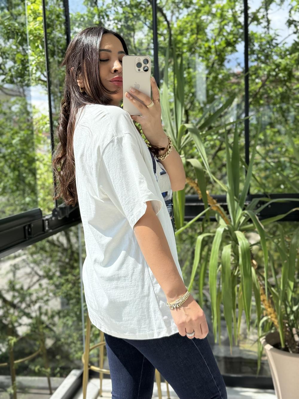 Mavili Baskı Detaylı Tişört Ekru