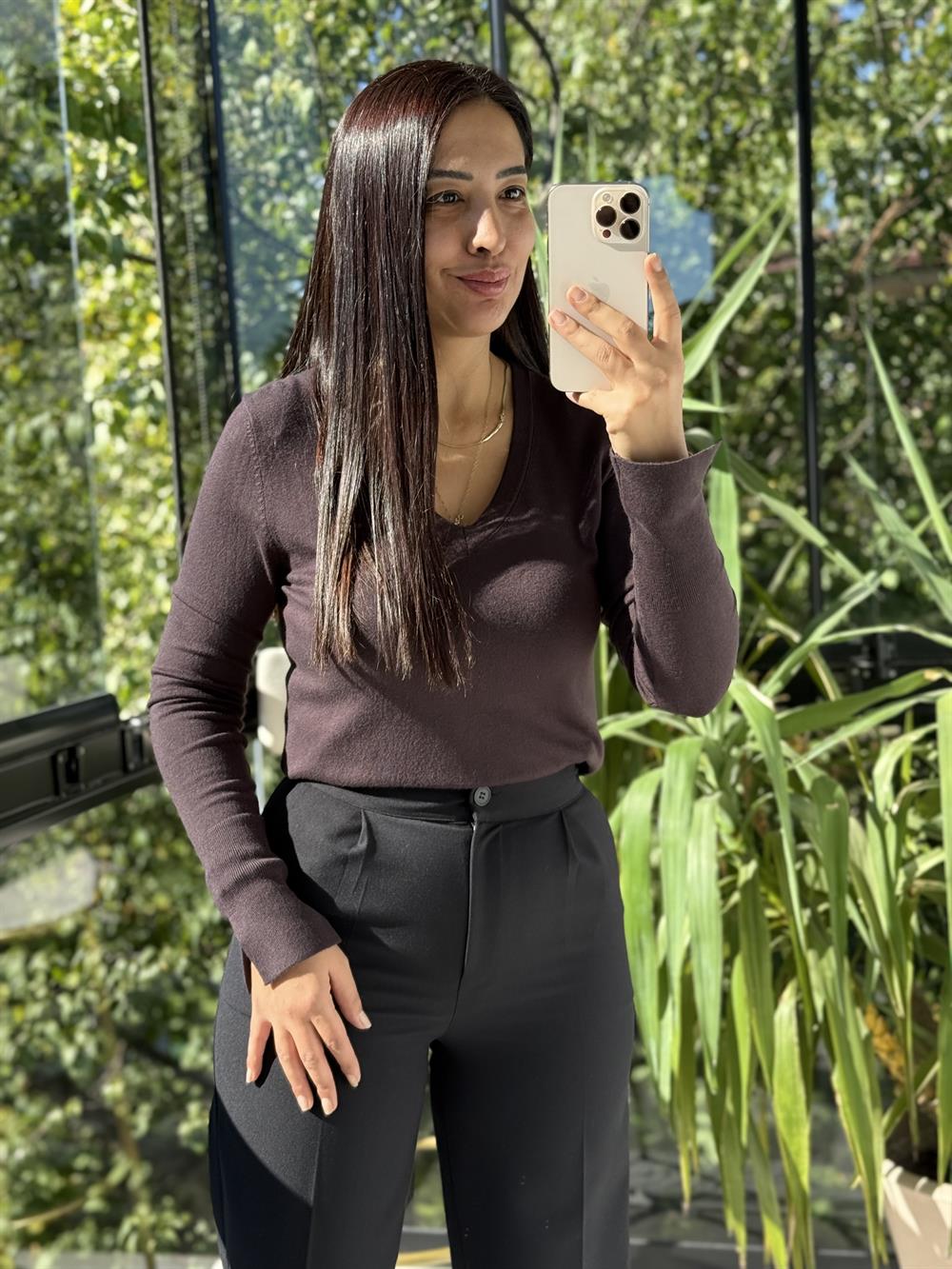 Dilvin V Yaka Kolu Yırtmaçlı Kazak Koyu Kahve