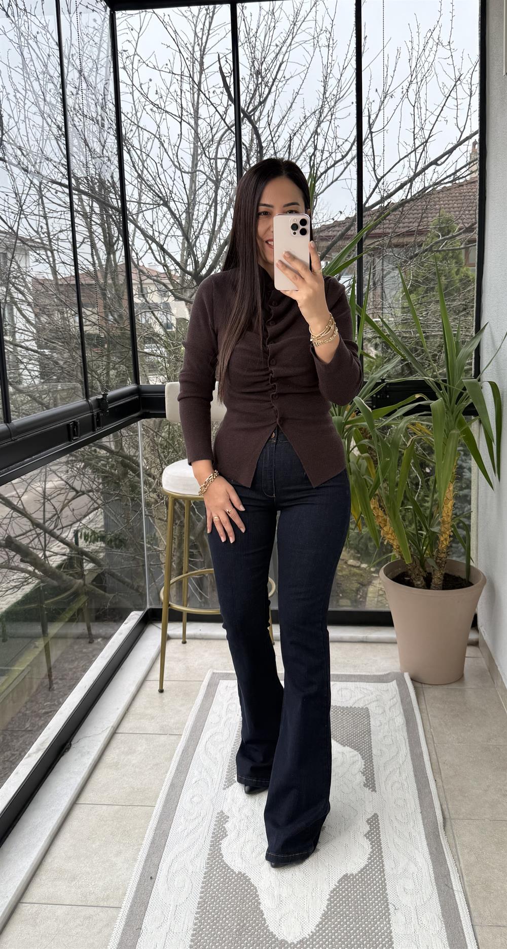 Önü Büzgülü Düğmeli Triko Hırka Kahve