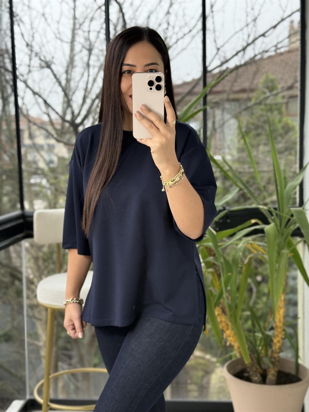 Oversize Yanları Yırtmaçlı Modal Tişört Lacivert