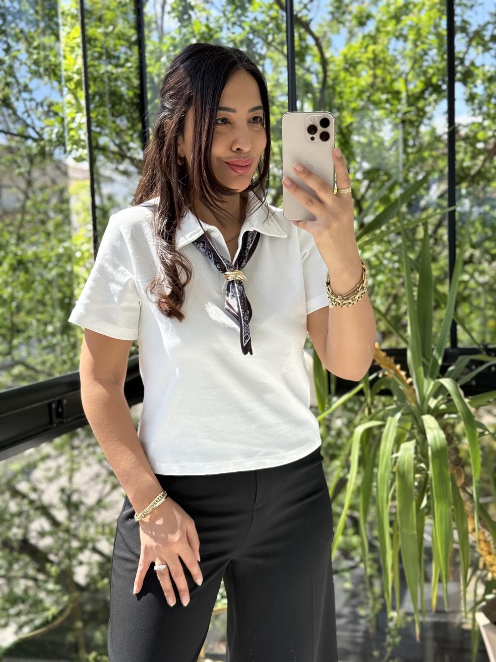 Fularlı Tişört Beyaz