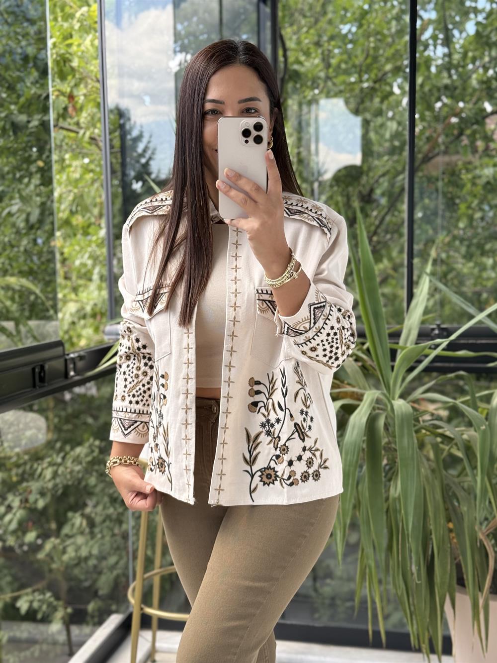 Cepli Nakışlı Gabardin Ceket Bej