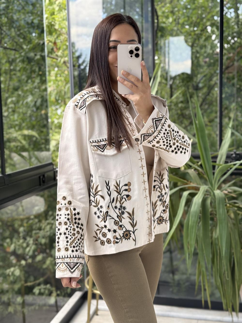 Cepli Nakışlı Gabardin Ceket Bej