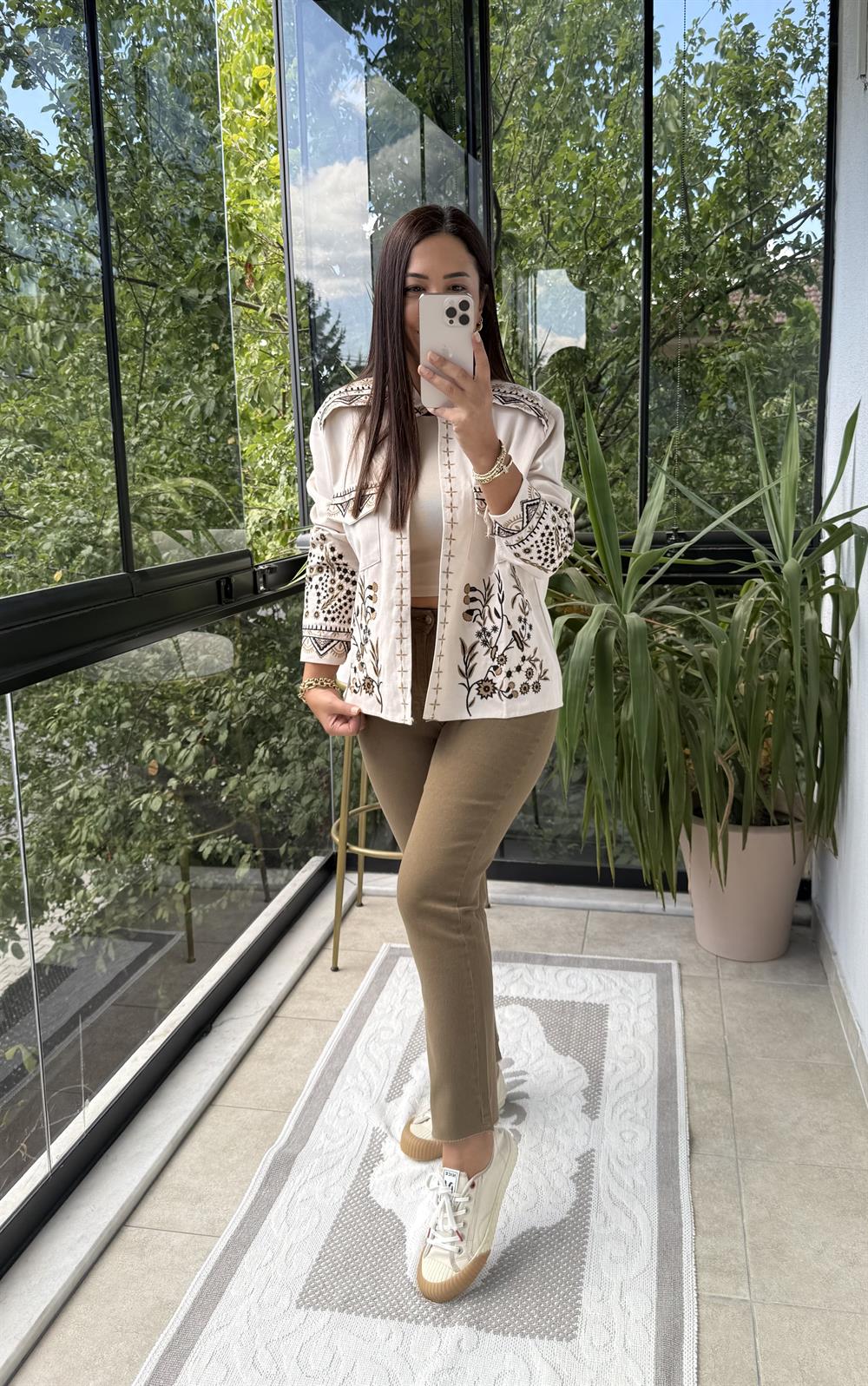 Cepli Nakışlı Gabardin Ceket Bej