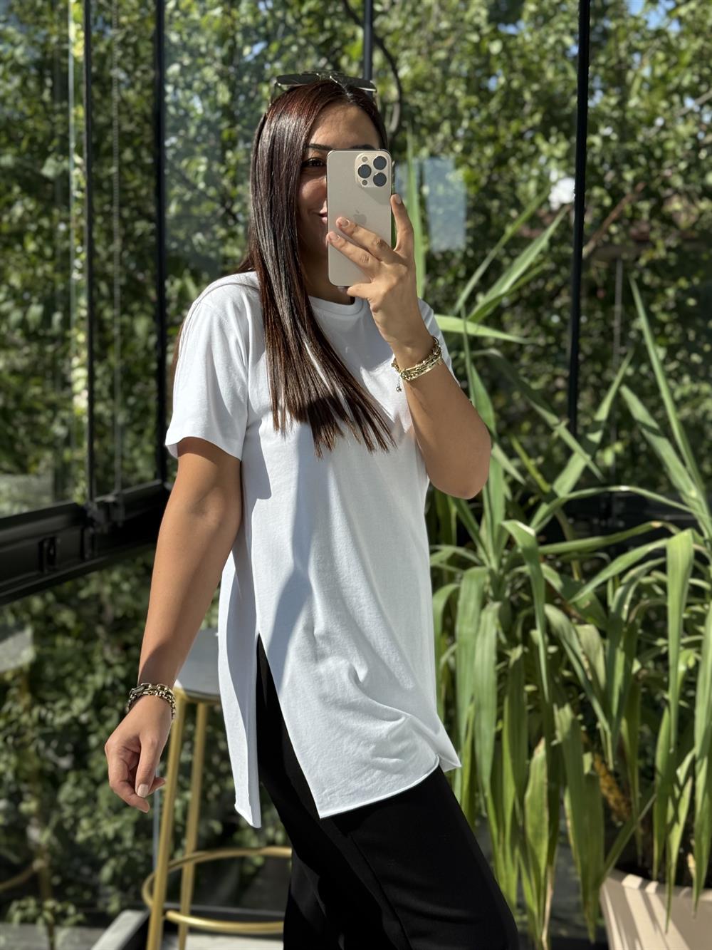 Yanları Yırtmaçlı Tişört Beyaz