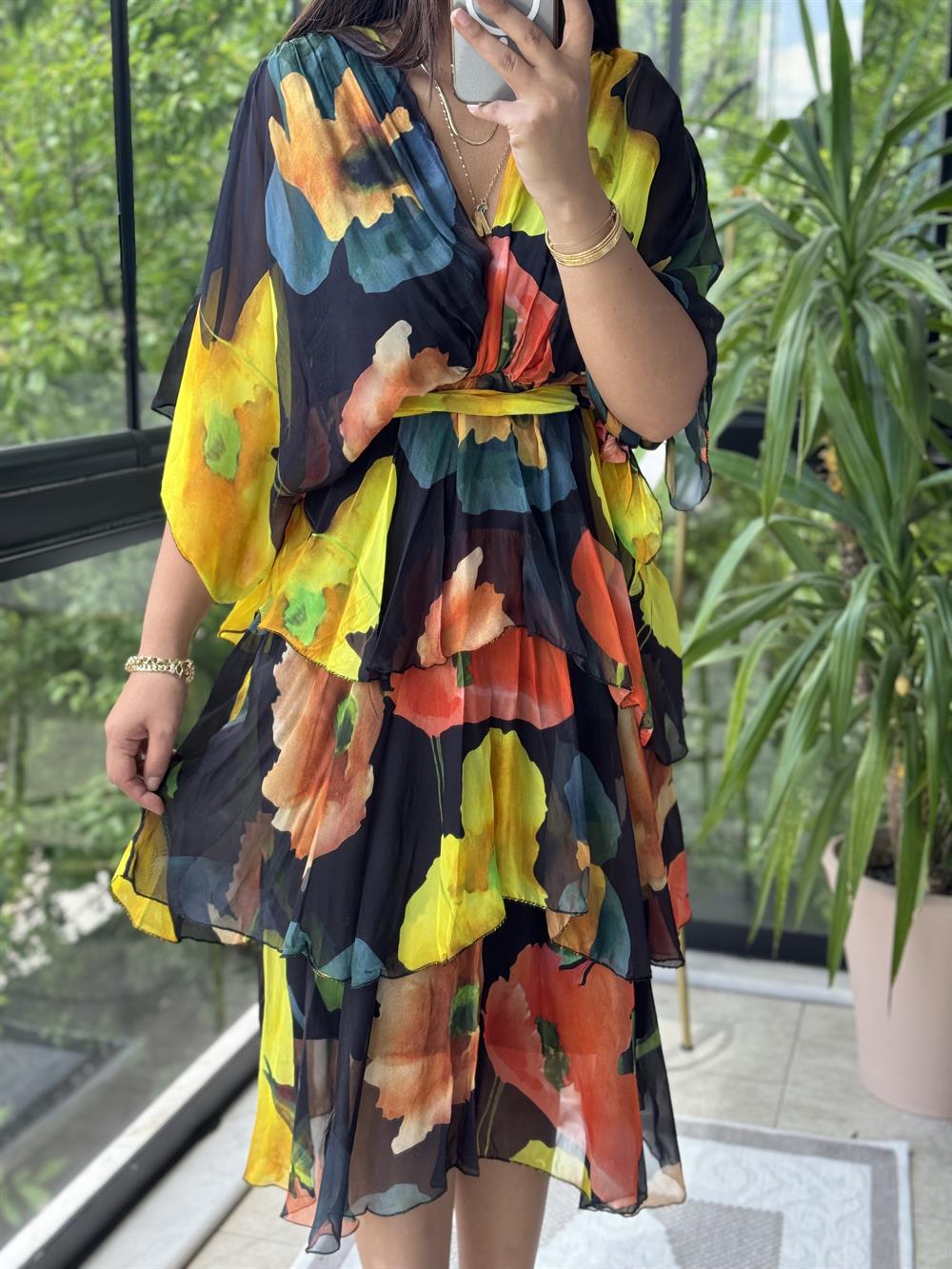 Çiçek Desen Bağlamalı İpek Elbise Siyah