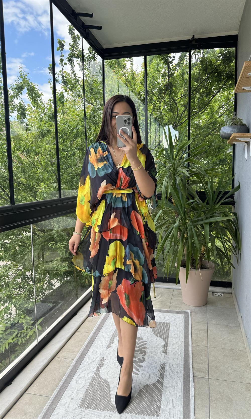 Çiçek Desen Bağlamalı İpek Elbise Siyah