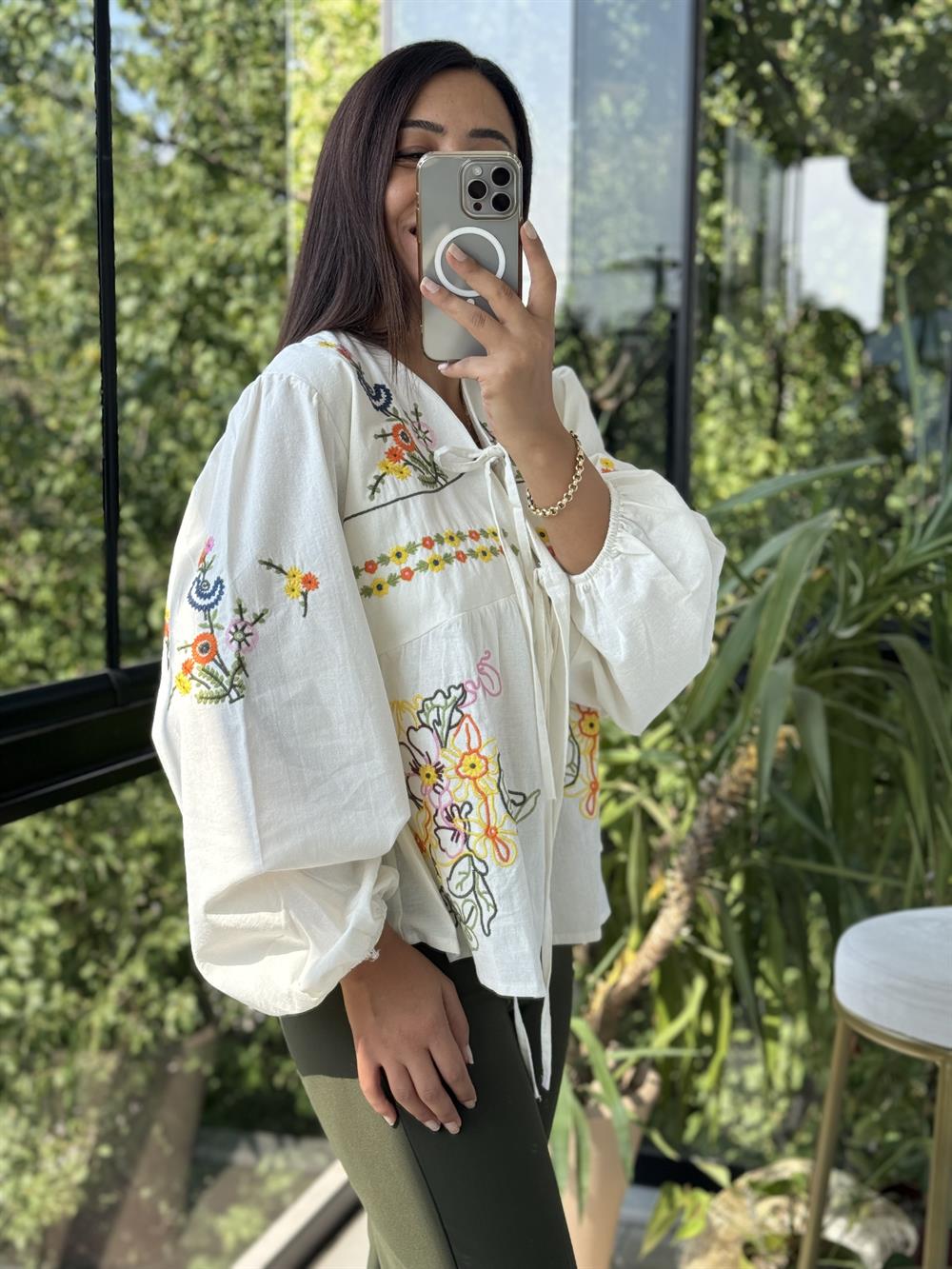 Çiçek İşlemeli Bağlamalı Ceket Krem