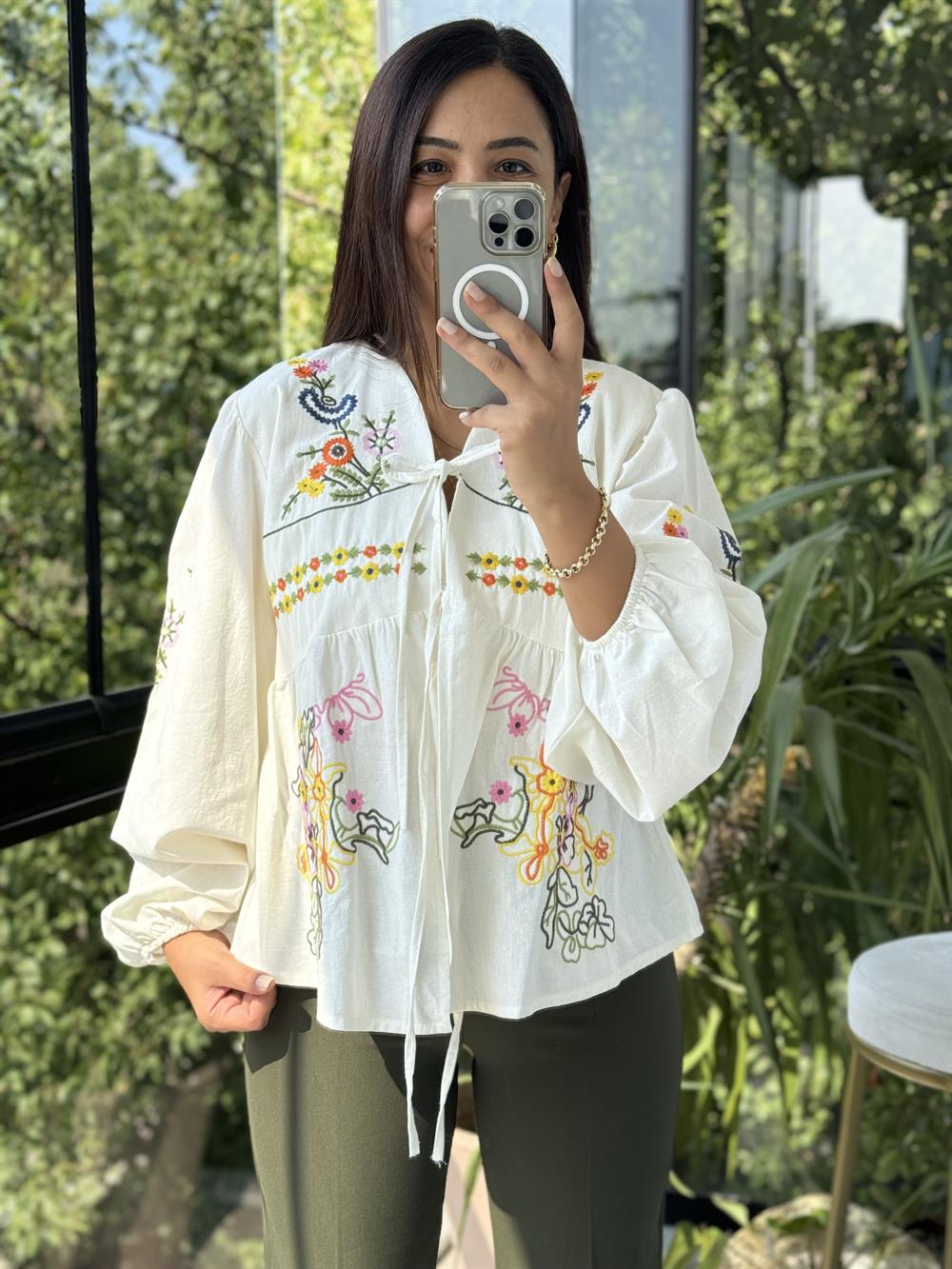 Çiçek İşlemeli Bağlamalı Ceket Krem