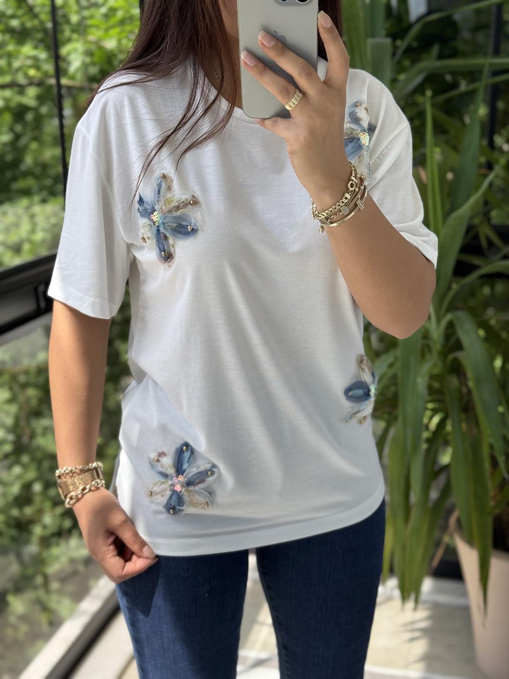 Çiçek Renkli Tül Detaylı Tişört Mavi