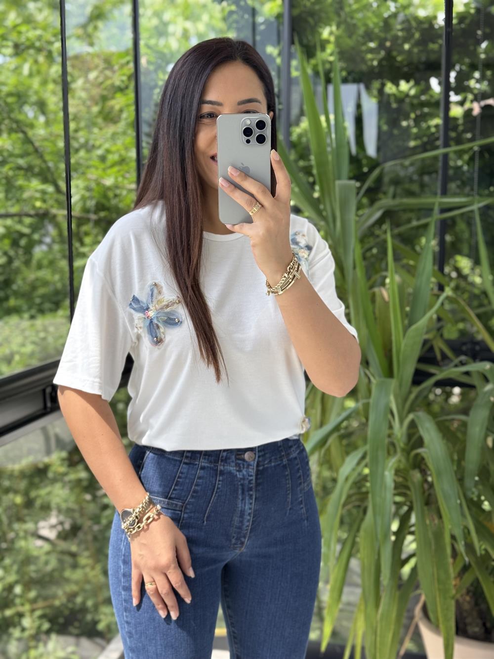 Çiçek Renkli Tül Detaylı Tişört Mavi