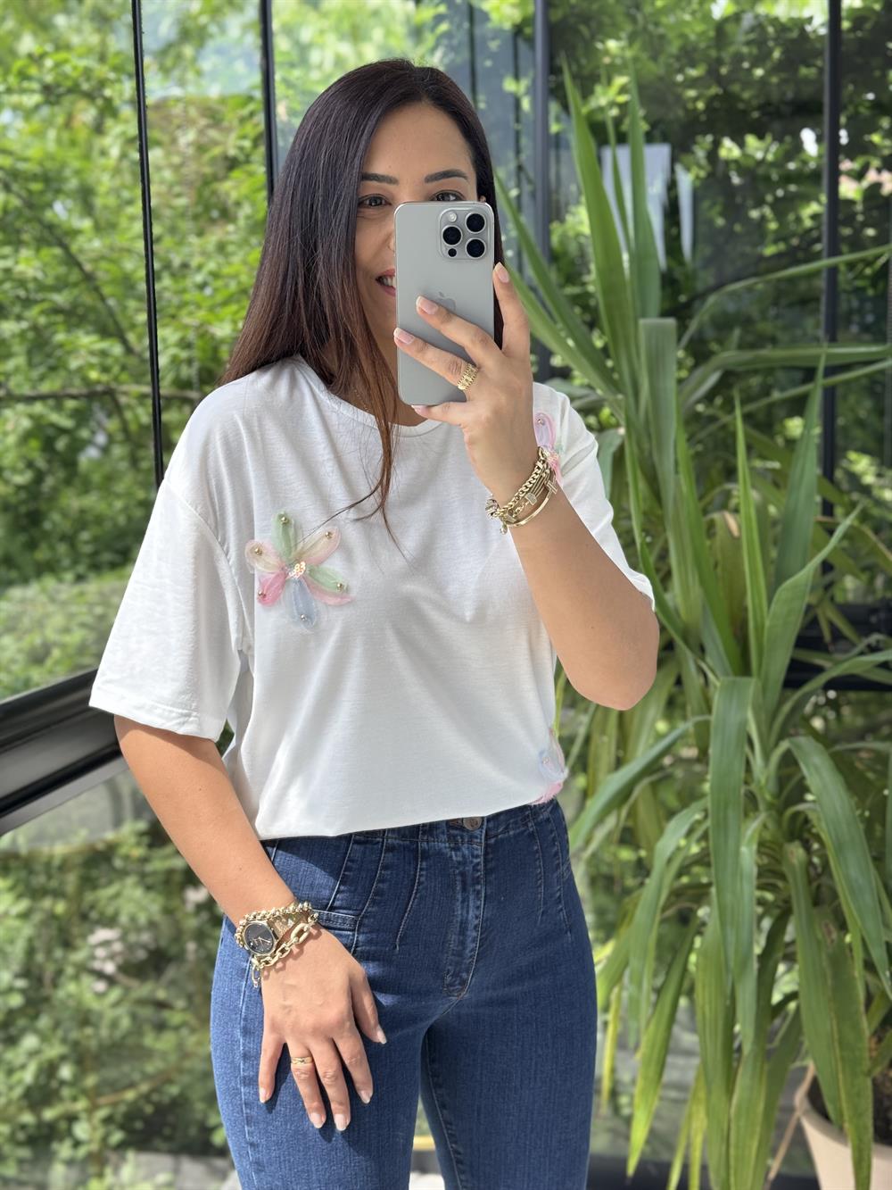 Çiçek Renkli Tül Detaylı Tişört Pembe