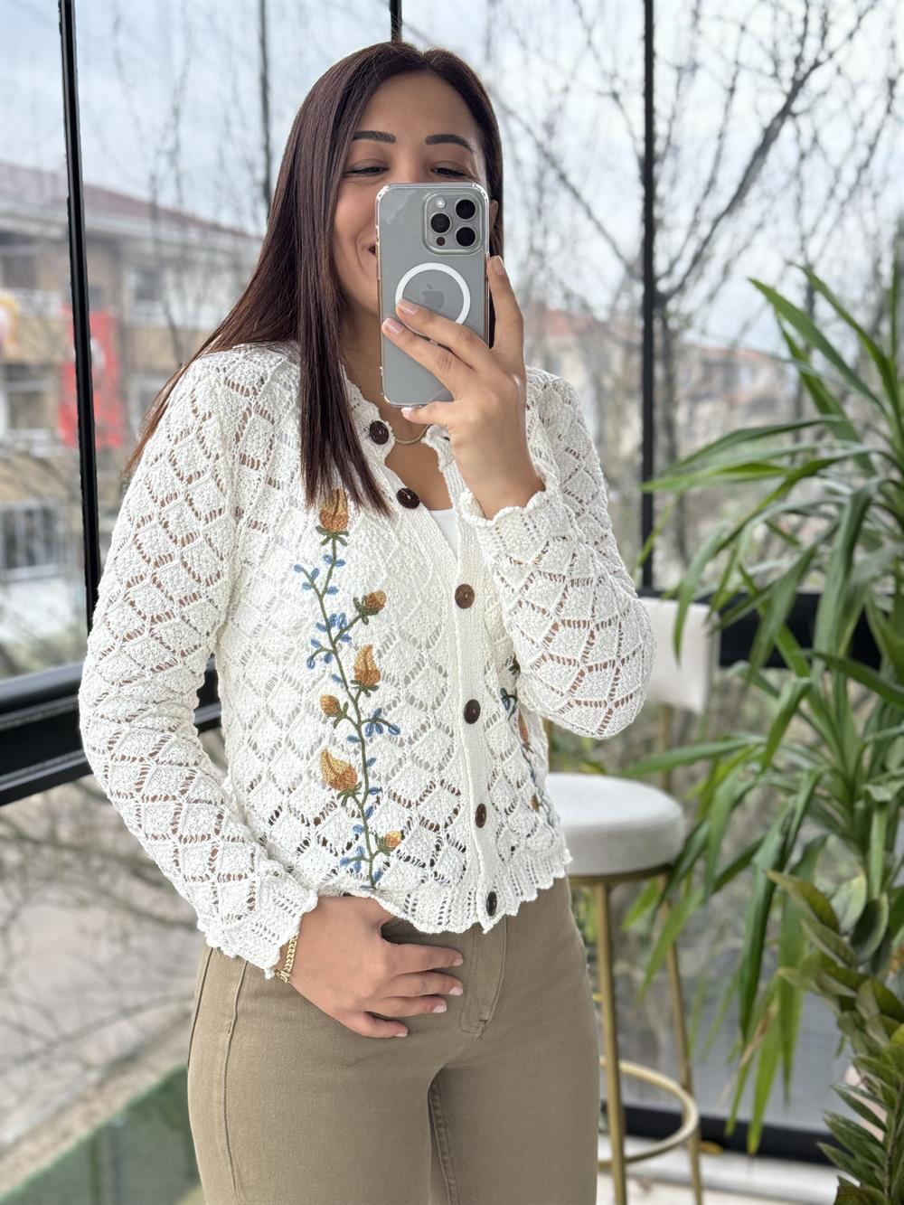 Çiçekli Örme Hırka Bej