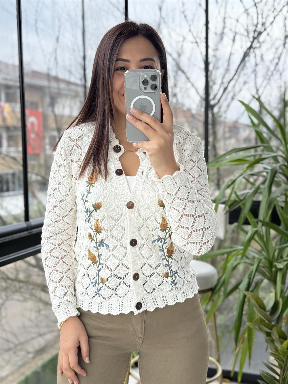 Çiçekli Örme Hırka Bej