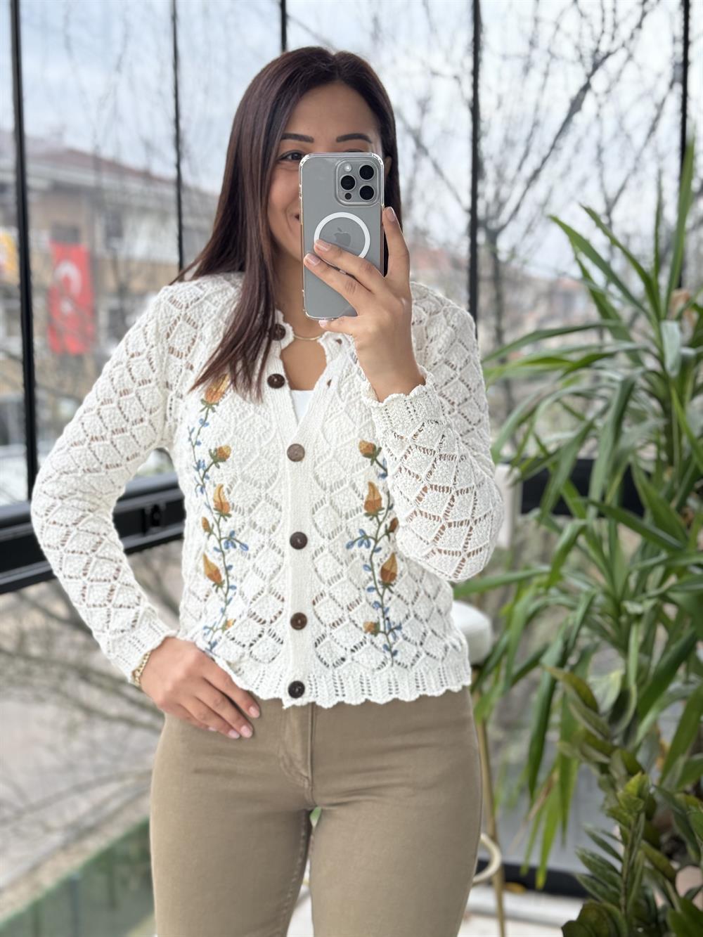 Çiçekli Örme Hırka Bej