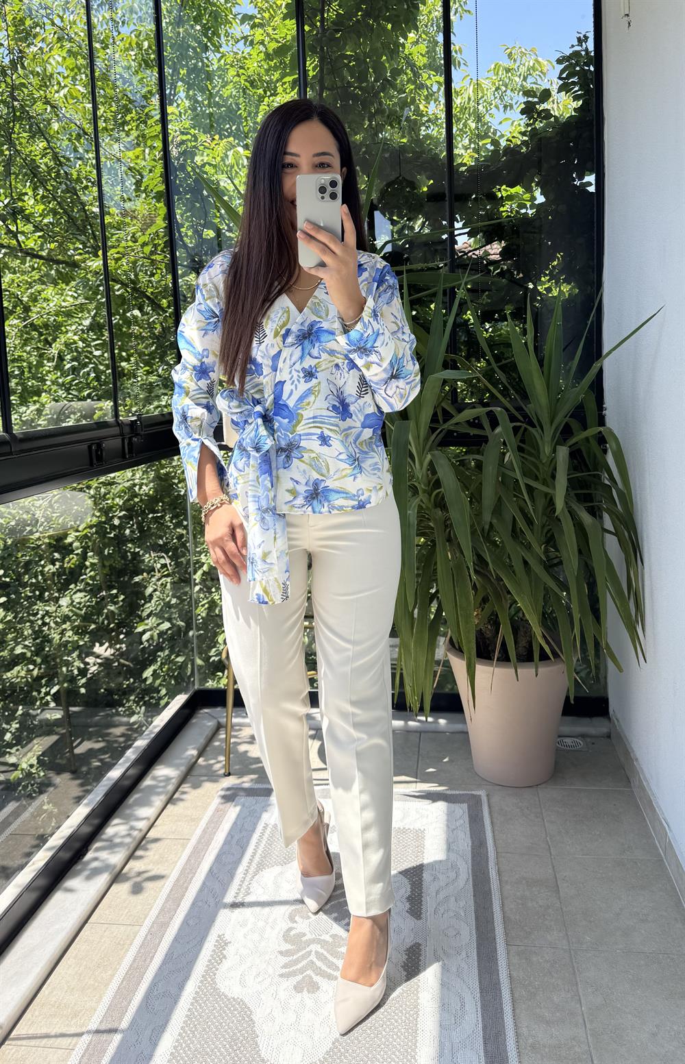 Çiçekli Kruvaze Bluz Mavi