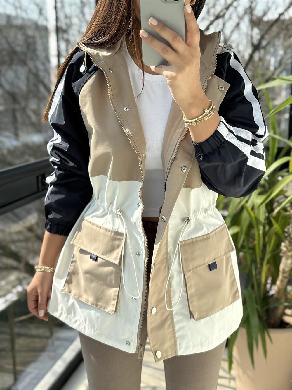 Çizgili Şeritli Yağmurluk Bej