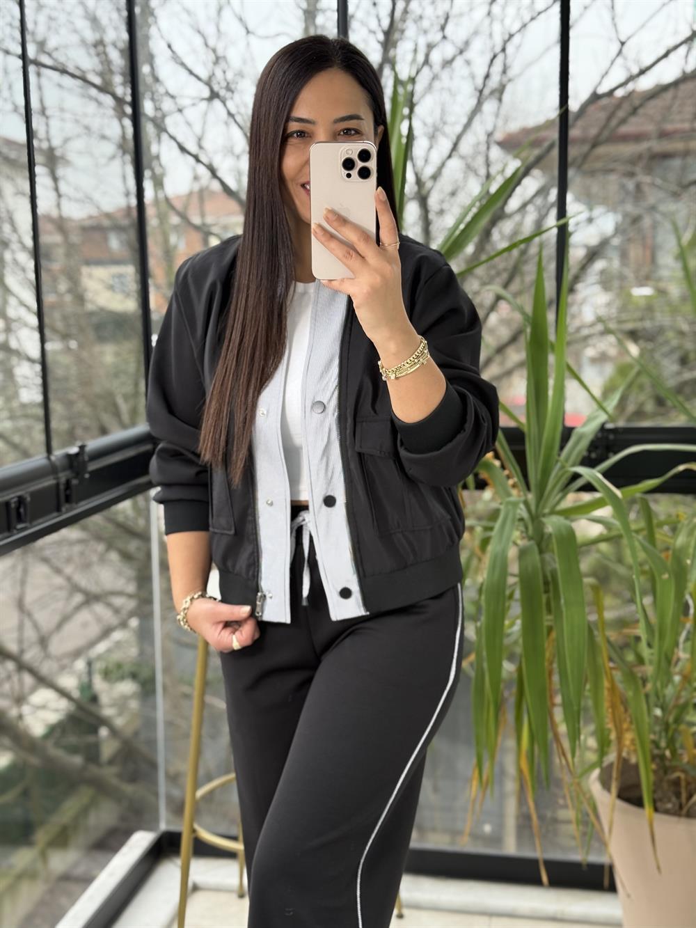 Garnili Çizgili Gömlek Detaylı Takım Siyah