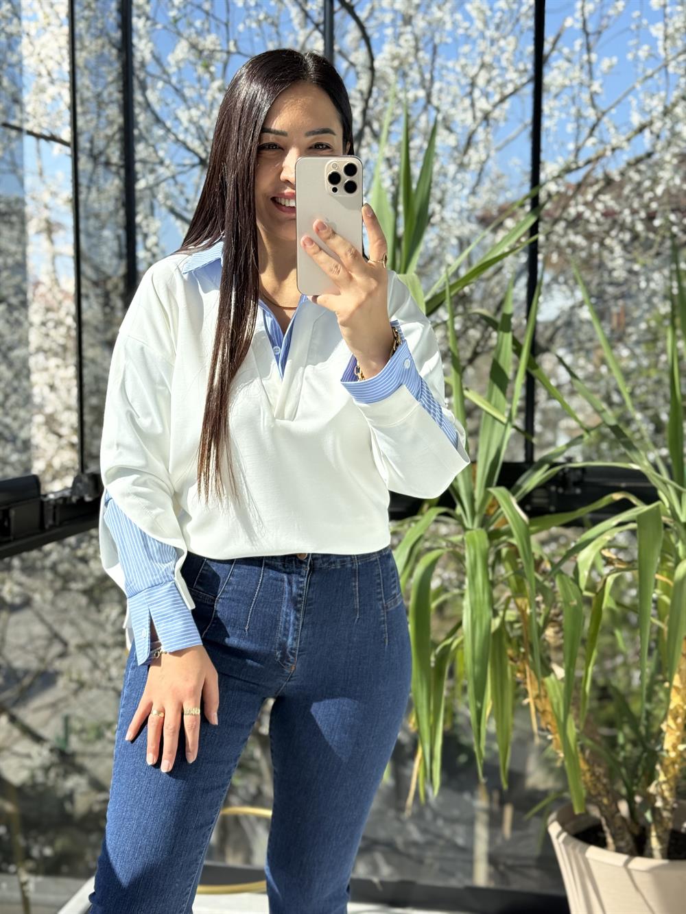 Cut Out Yaka Sweatshirt Ekru