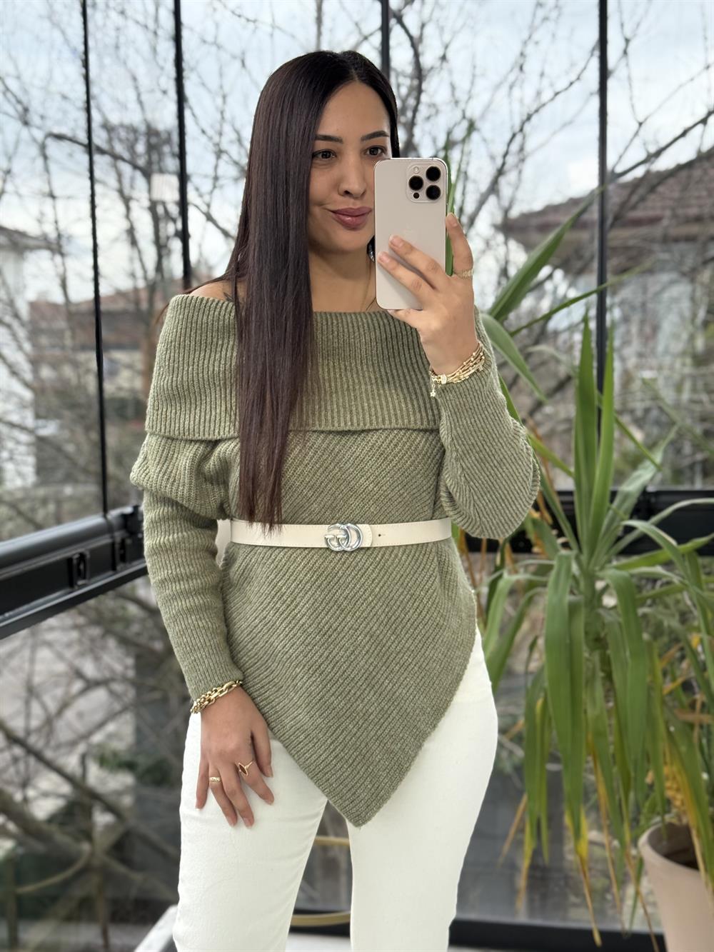 Madonna Yaka Asimetrik Kazak Açık Yeşil