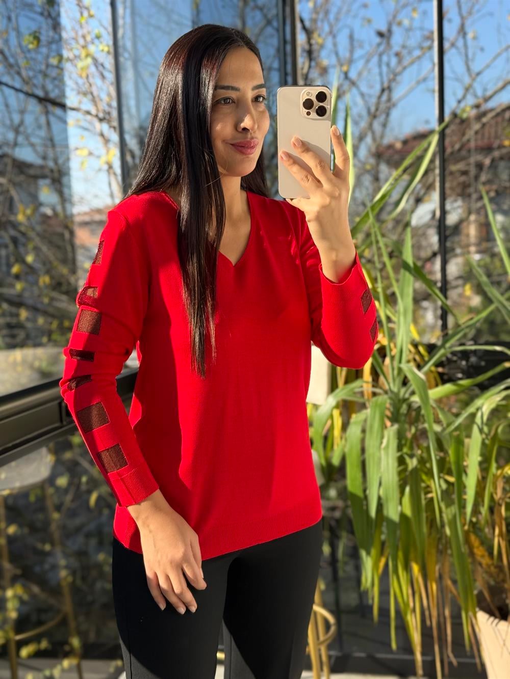 V Yaka Kolları Küp Detay Merserize Kırmızı