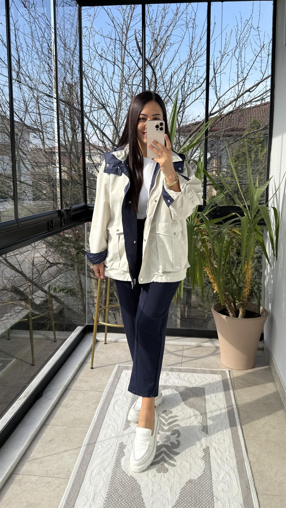 Kontrast Kapüşonlu Yağmurluk Taş