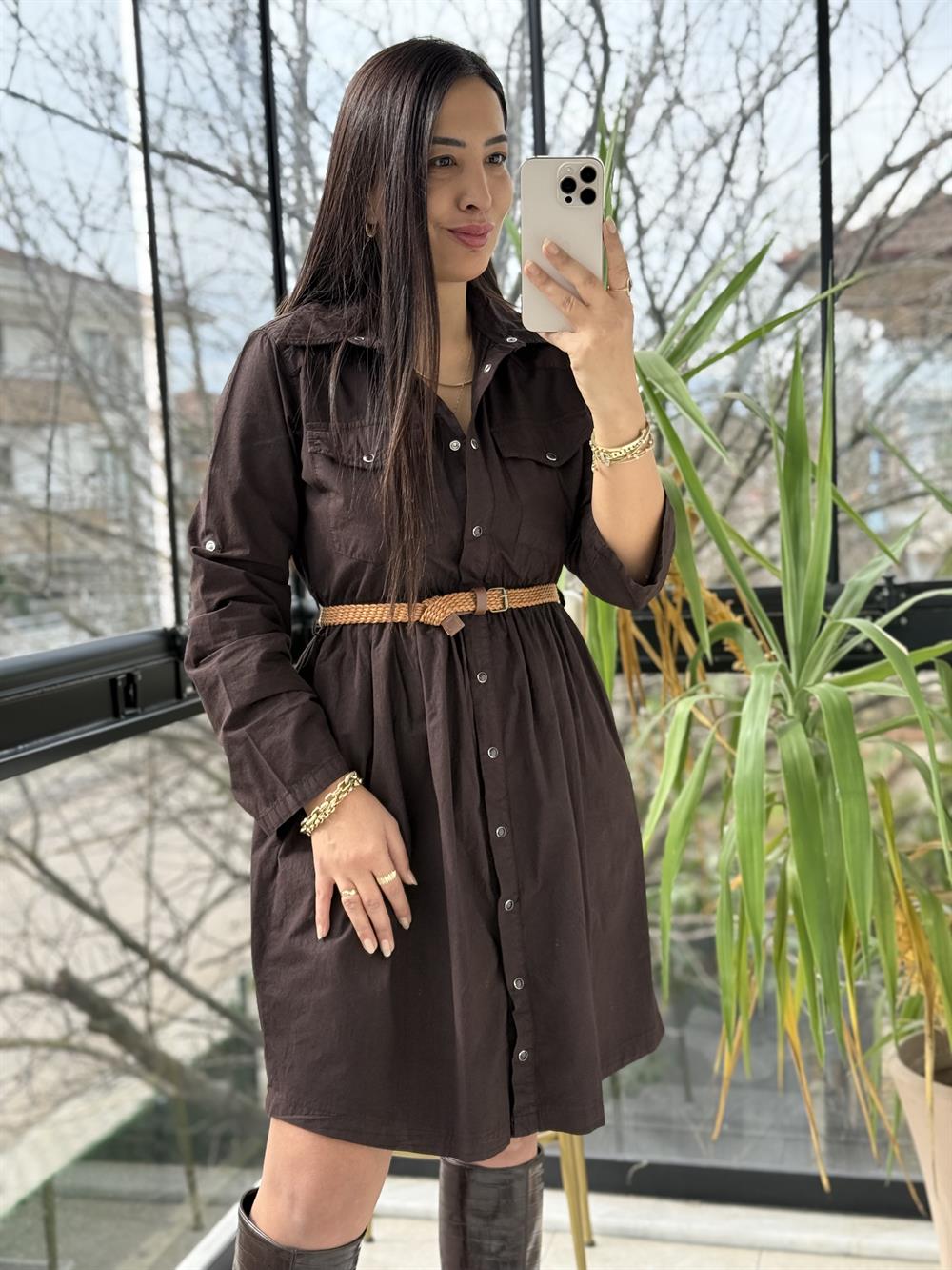 Büzgü Detaylı Kısa Kot Elbise Kahve