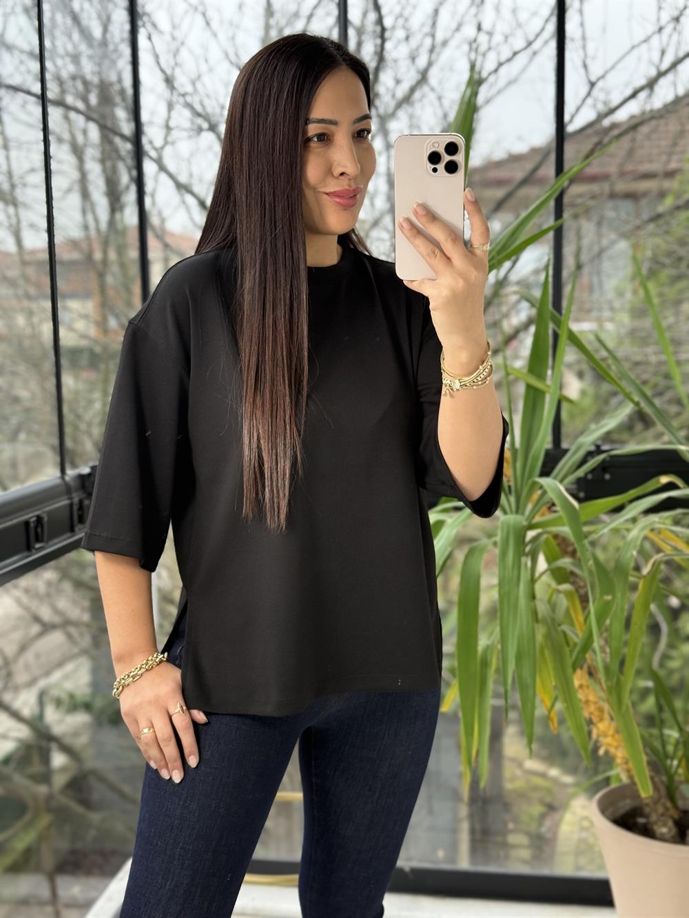 Oversize Yanları Yırtmaçlı Modal Tişört Siyah