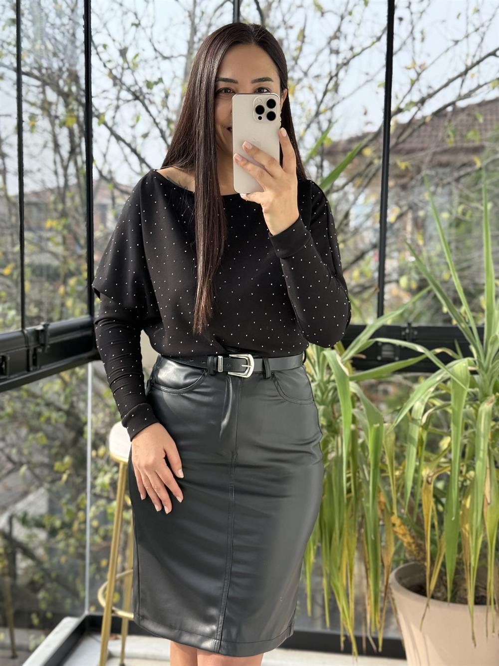 Full Taşlı Kayık Yaka Bluz Siyah