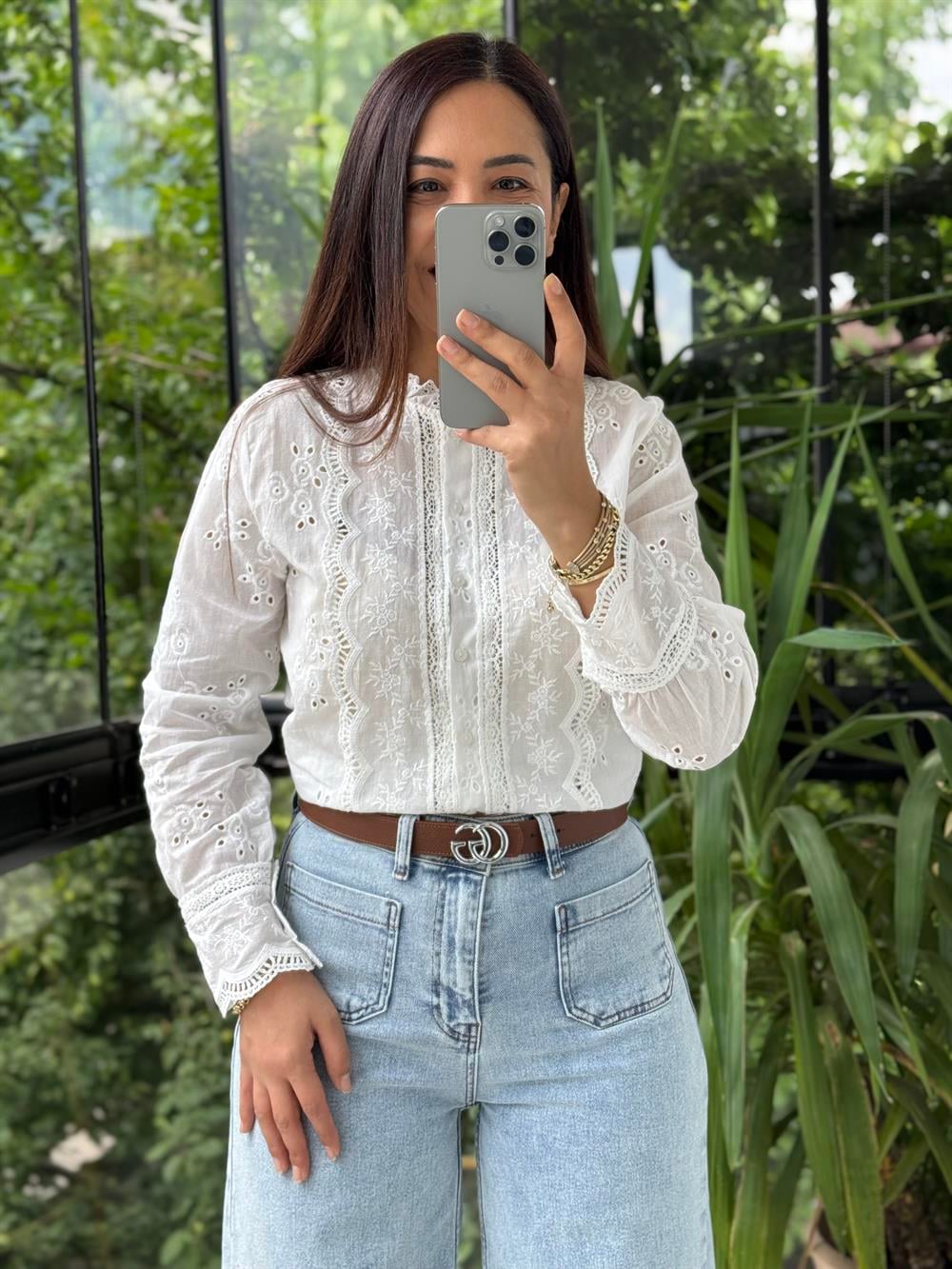 Dalgalı Dantel Detaylı Gömlek Beyaz