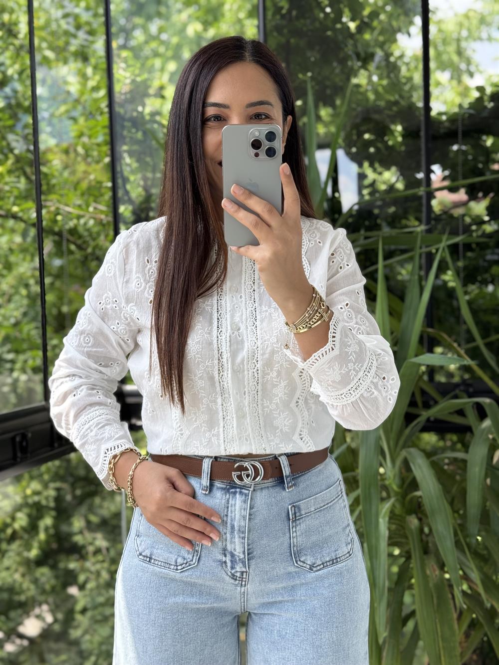 Dalgalı Dantel Detaylı Gömlek Beyaz