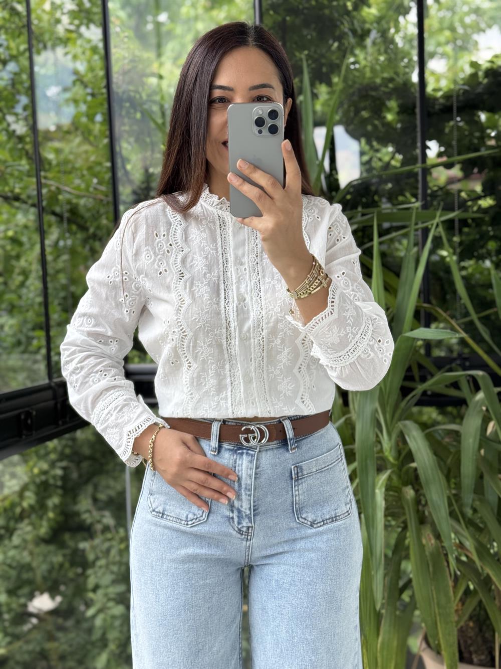 Dalgalı Dantel Detaylı Gömlek Beyaz