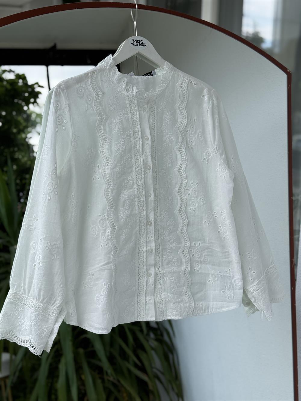 Dalgalı Dantel Detaylı Gömlek Beyaz
